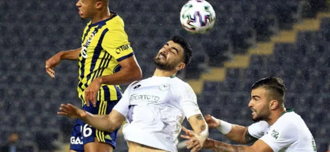 Konyaspor venció 0-2 a Fenerbahce / Foto AFP