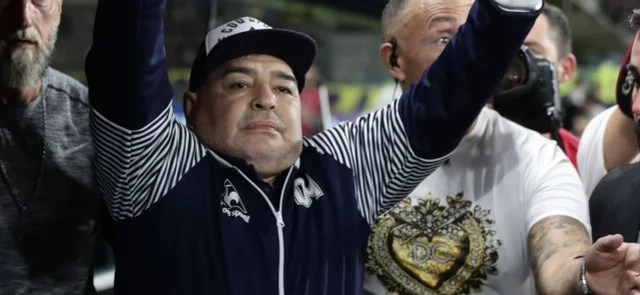 Maradona avanza en su recuperación / AFP