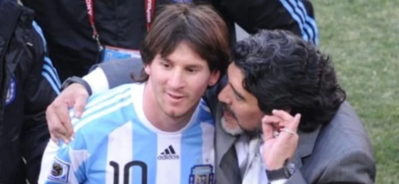 Messi fue dirigido por Maradona en el Mundial de 2010/ AFP