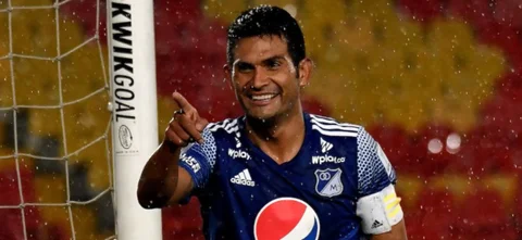 Macalister fue uno de los protagonistas | Foto: VizzorImage / Luis Ramírez