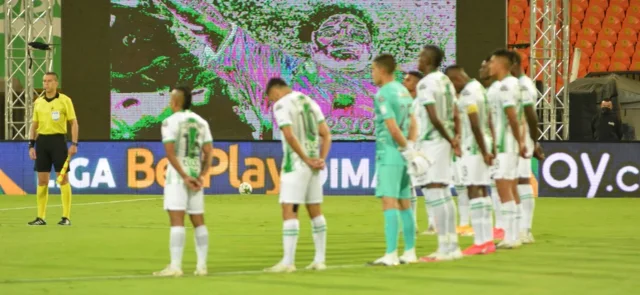 Momento del minuto de silencio por Maradona en Nacional vs. América / Foto AFP