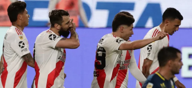River Plate celebra el gol de la victoria ante Rosario Central / Foto AFP