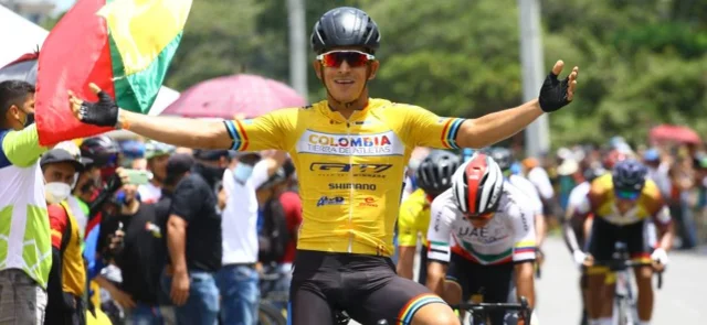 Nelson Soto celebró en la etapa 3 de la Vuelta a Colombia / Foto de Mundo Ciclístico