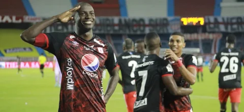 Adrián Ramos celebra el gol de la victoria ante Junior / Foto VizzorImage