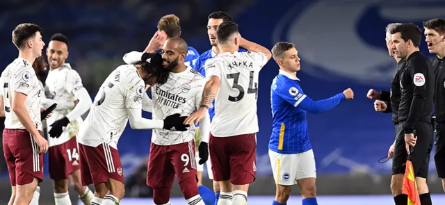 Jugadores de Arsenal celebrando la victoria frente a Brighton / AFP