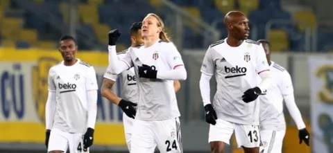 Besiktas es cuarto en la Superliga Turca/ AFP