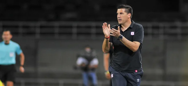 Juan Cruz Real logró su primer título como técnico /VizzorImage / Ricardo Vejarano