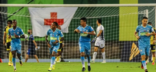 El objetivo principal de Jaguares es evitar el descenso/ Vizzorimage