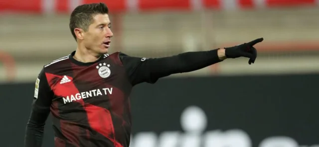 Lewandowski, favorito en los premios The Best / AFP