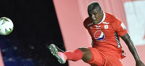 Marlon Torres fue indispensable en el equipo de Juan Cruz Real / VizzorImage / Gabriel Aponte