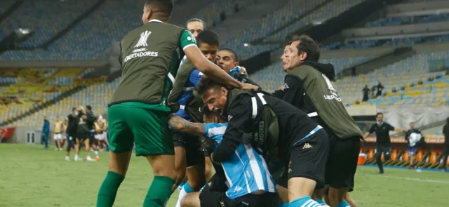 Racing ganó 3-5 en los penales. / Foto: AFP