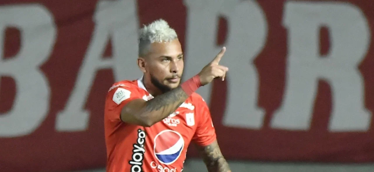 Duván Vergara marcó y dio asistencia en el triunfo de América. / Foto: VizzorImage - Gabriel Aponte