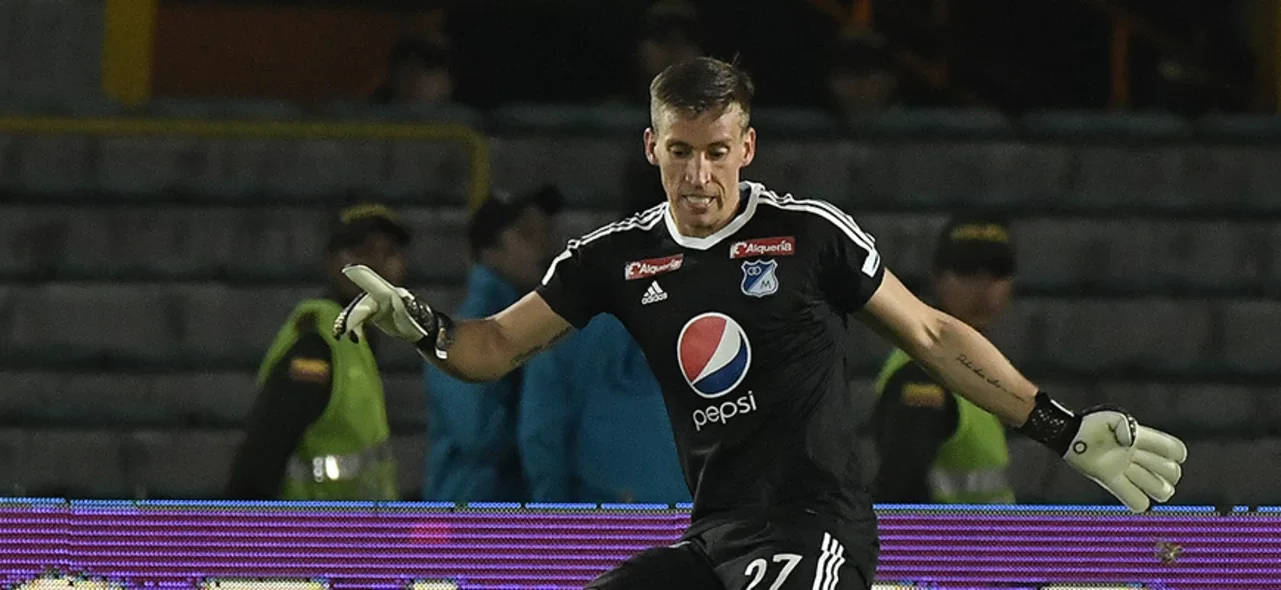 Nicolás Vikonis habló sobre los jóvenes arqueros de Cali y Millonarios VizzorImage / Gabriel Aponte / Nicolás Vikonis habló sobre los jóvenes arqueros de Cali y Millonarios VizzorImage / Gabriel Aponte /