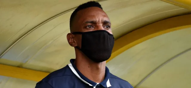 Luis Amaranto Perea seguirá como técnico de Junior | Foto: VizzorImage / Andres López