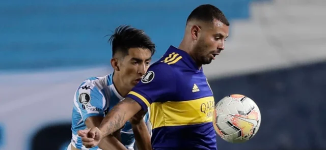 Cardona en juego ante Racing en Copa Libertadores / Foto AFP