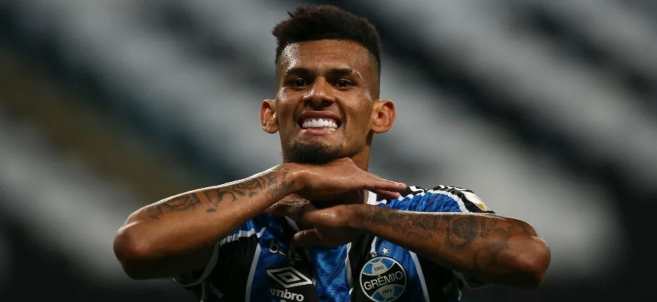 Rodrigues selló la victoria de Gremio / AFP