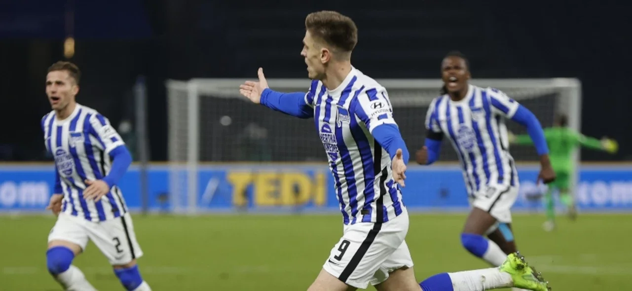 Piatek se reportó con doblete / AFP