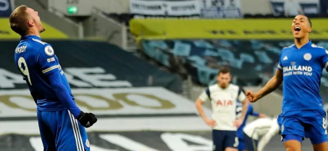 Vardy puso en ventaja a Leicester / AFP