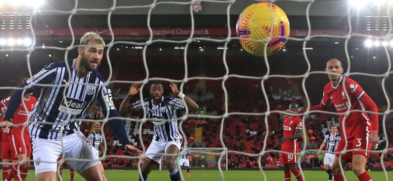 Liverpool y West Browmich empataron a un gol / AFP