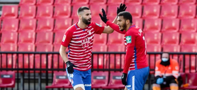 Luis Suárez celebra en la victoria de granada / Foto AFP