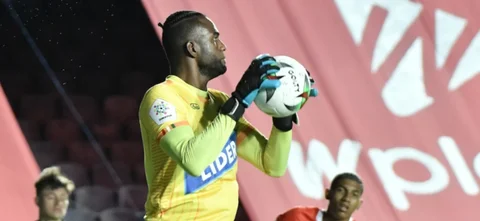 Carlos Mosquera, arquero de Patriotas | VizzorImage / Gabriel Aponte