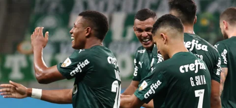 Palmeiras celebró con goleada / AFP