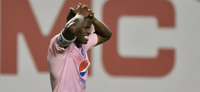 Andrés Felipe Román falló un penal frente a Cali | Foto: VizzorImage / Gabriel Aponte