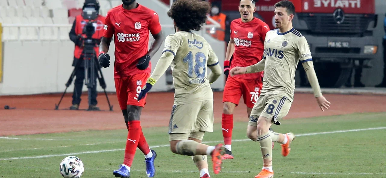 Sivasspor 1-1 Fenerbahce / Foto AFP