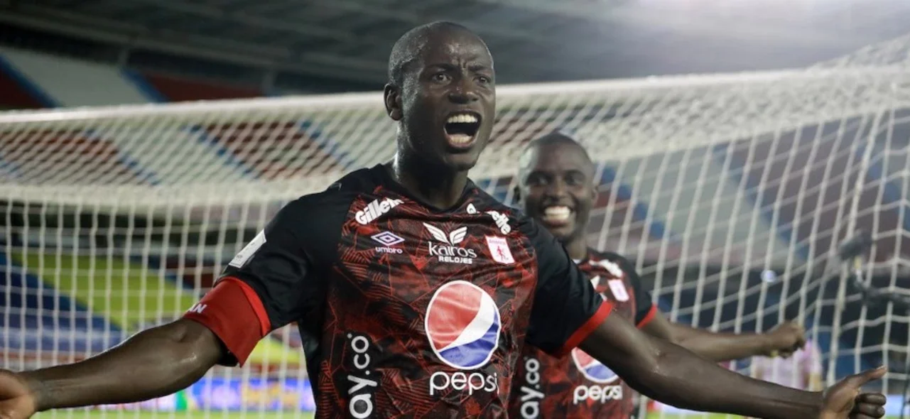 Adrián Ramos, delantero de América/ Vizzorimage