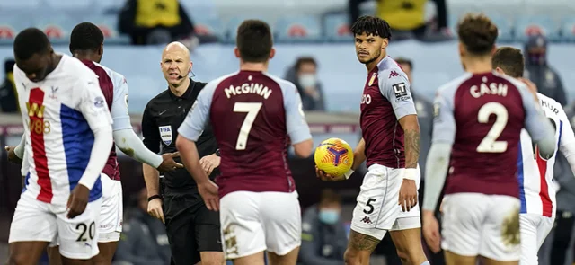 Aston Villa cierra su centro de entrenamiento por Covid-19 / AFP