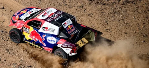 Al-Attiyah, en autos, se impuso en la etapa prólogo en el Dakar. / Foto: AFP