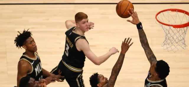 Trae Young se reportó con 38 puntos / AFP