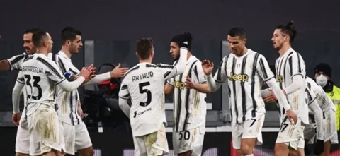 Cristiano Ronaldo ingresó desde el banco de suplentes/ AFP