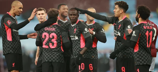 Liverpool celebra la victoria ante Aston Villa / AFP