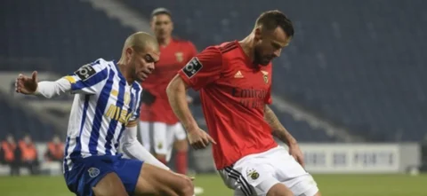 Porto y Benfica escoltan a Sporting de Lisboa/ AFP