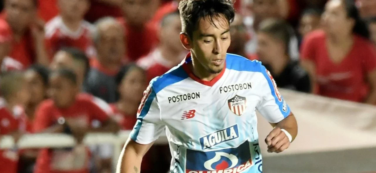 Fabián Sambueza regresó a Junior después de su paso por Santa Fe. / Foto: VizzorImage - Gabriel Aponte