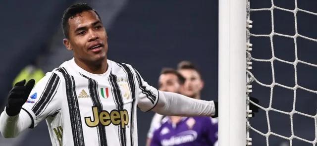 Alex Sandrojugó frente a Udinese / AFP