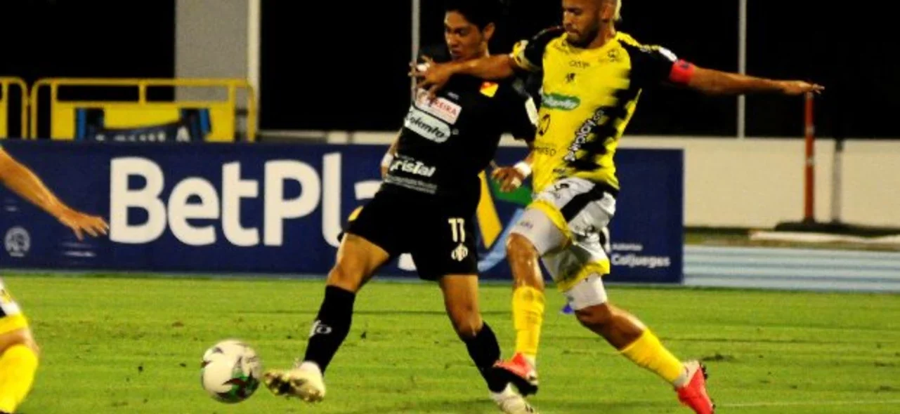 Alianza Petrolera empató 2-2 con Pereira / VizzorImage / Jose D. Martinez