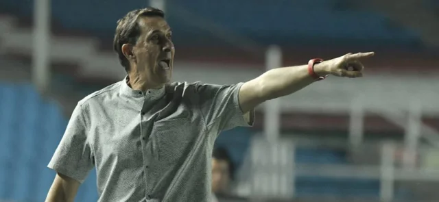 Alexandre Guimaraes prepara su debut con Nacional | Foto: VizzorImage / Gabriel Aponte