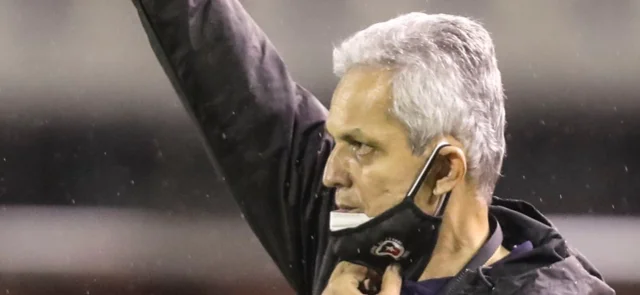 Reinaldo Rueda dirigiendo a la selección de Chile en Eliminatorias / Foto AFP