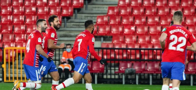 Luis Suárez marcó, pero su equipo cayó / Foto AFP