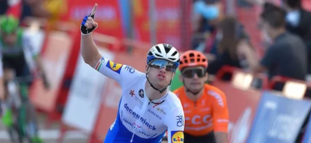 Sam Bennett ganó la etapa 4 del Tour de los Emiratos / AFP