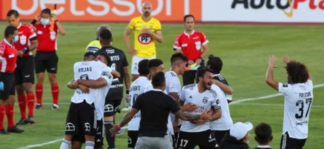 Colo Colo nunca ha descendido en su historia/ AFP