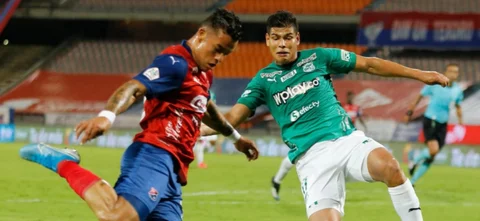 Medellín empató 1-1 con Cali en el Atanasio. / Foto: VizzorImage - Donaldo Zuluaga