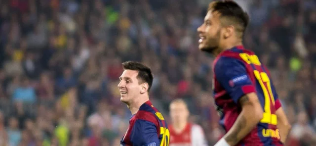 Messi y Neymar jugando en Barcelona en 2014 / Foto AFP