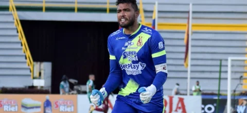 Álvaro Montero, figura en el duelo entre Pasto y Tolima. / Foto: VizzorImage - Joan Orjuela