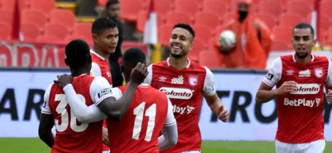 Santa Fe celebrando su triunfo ante Bucaramanga / Foto VizzorImage