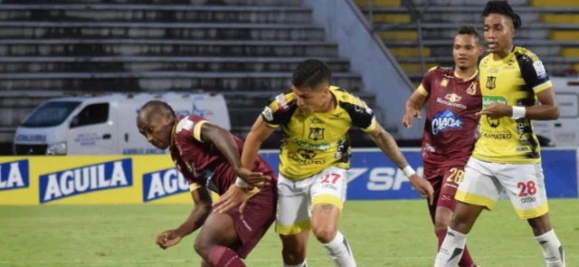 Tolima ha vencido 10 veces a Alianza Petrolera/ VizzorImage - Joan Orjuela