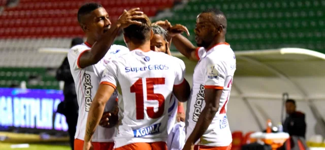 América suma 5 puntos en la Liga | Foto: VizzorImage / Edward Leguizamon