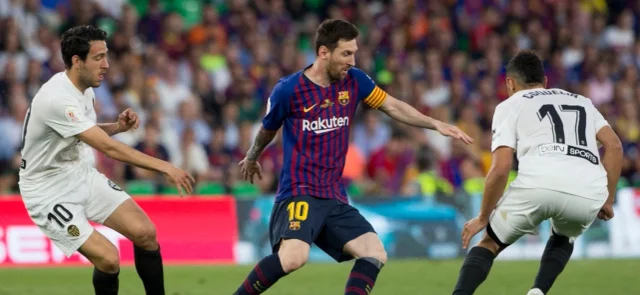 Barça, el 'rey de copas' con 30 trofeos, visitará el Sánchez Pizjuán / Foto AFP